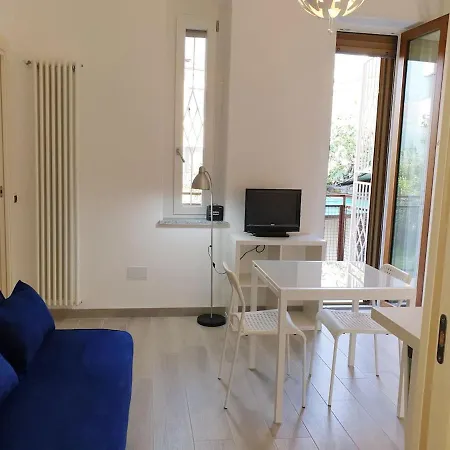 Youhosty - Ghiringhelli 3 * Milán